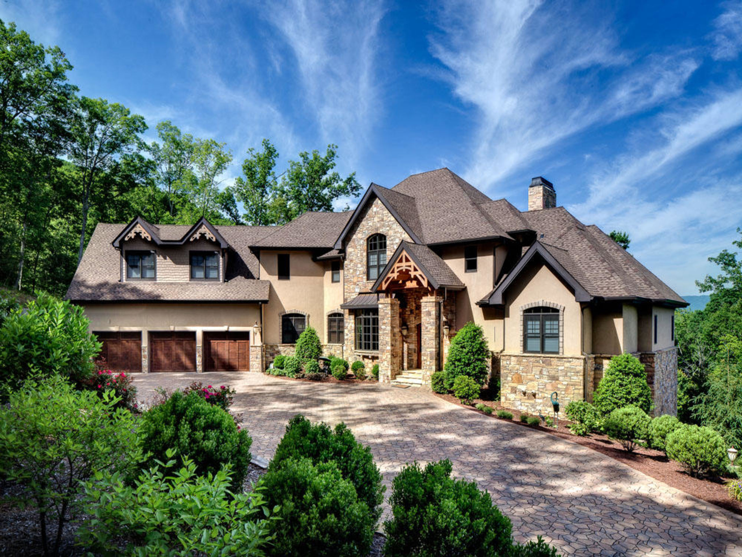 Biltmore Lake Homes Neighborhood Information