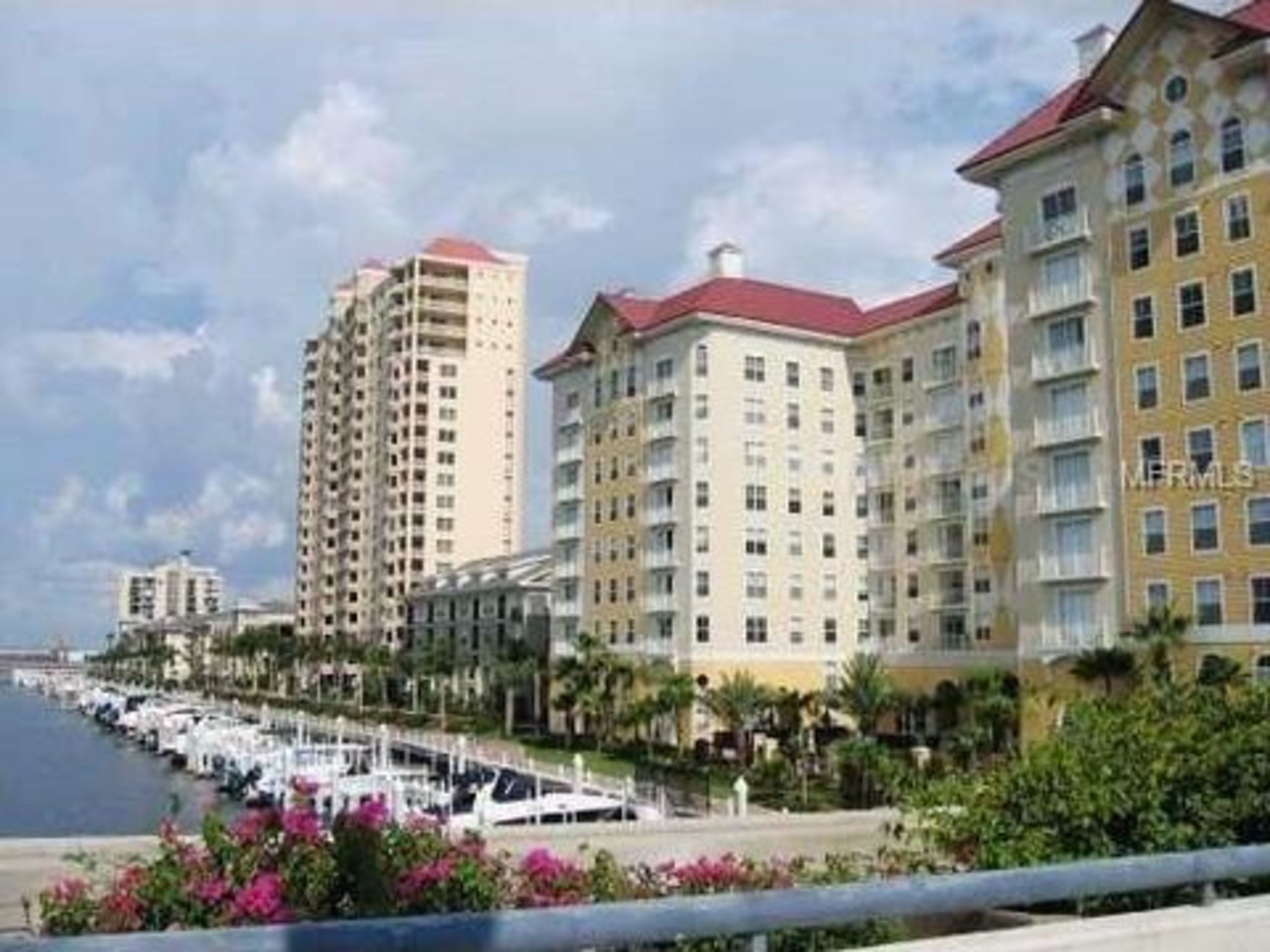 Harbor Island Jodi Avery, P.A., Broker Associate