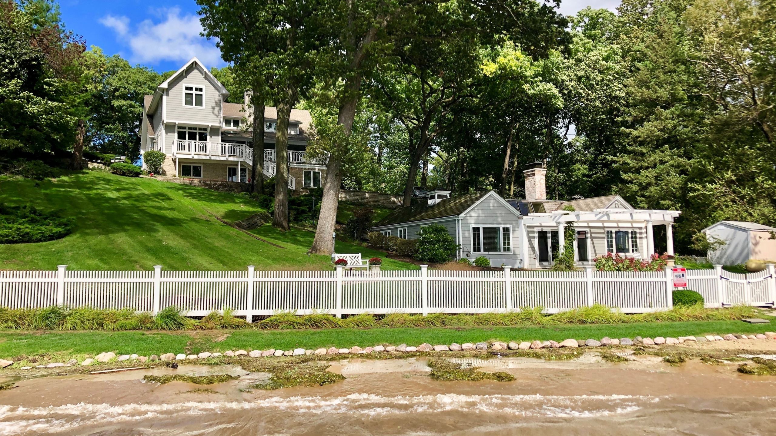 Lake Geneva Lakefront/Lake Access Homes