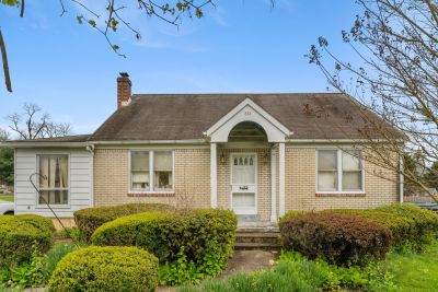 New Featured Listing-226 Hause Ave