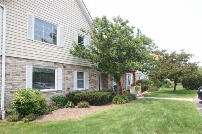 New Listing! 10625 Ivy Ct #52, Mequon WI