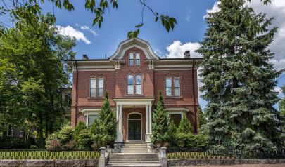 SPECTACULAR WEST END HOME NOW AVAILABLE!