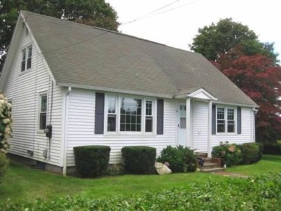 ACADEMIC RENTAL 2025-2026 NARRAGANSETT, RI $3400 PER MONTH
