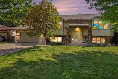 New on the Market in Shoreview!
