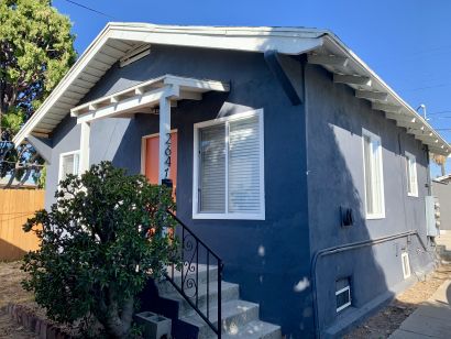 LEASE LISTING: 2 Beds + 2 Baths California Bungalow