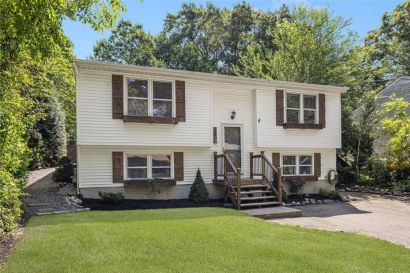 For Sale – 29 Pepper Bush Trail, Narragansett, RI 02874