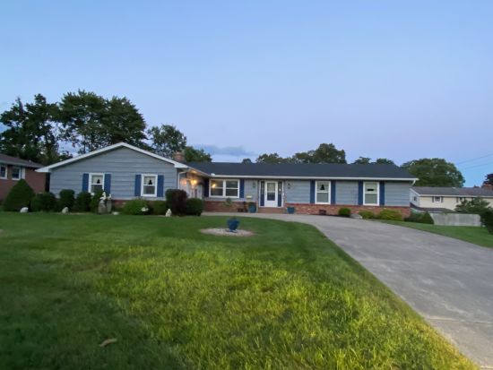 Coming Soon-Portage Walkout Ranch $345,900