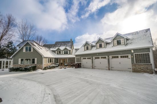 126 Johnson Dr Valparaiso $575,000