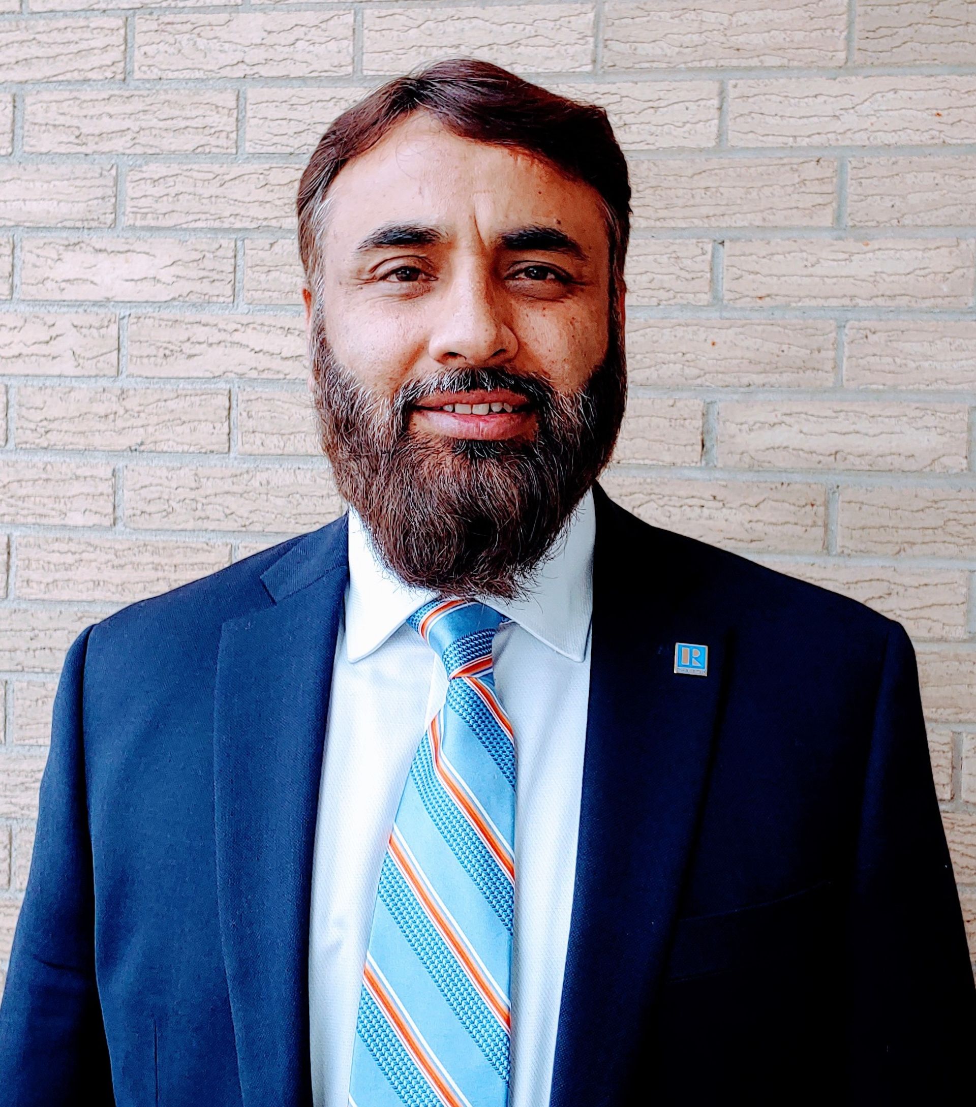 Kamran Mazhar Vous pouvez egalement parcourez votre ordinateur ou ajouter des url d'image. kamran mazhar