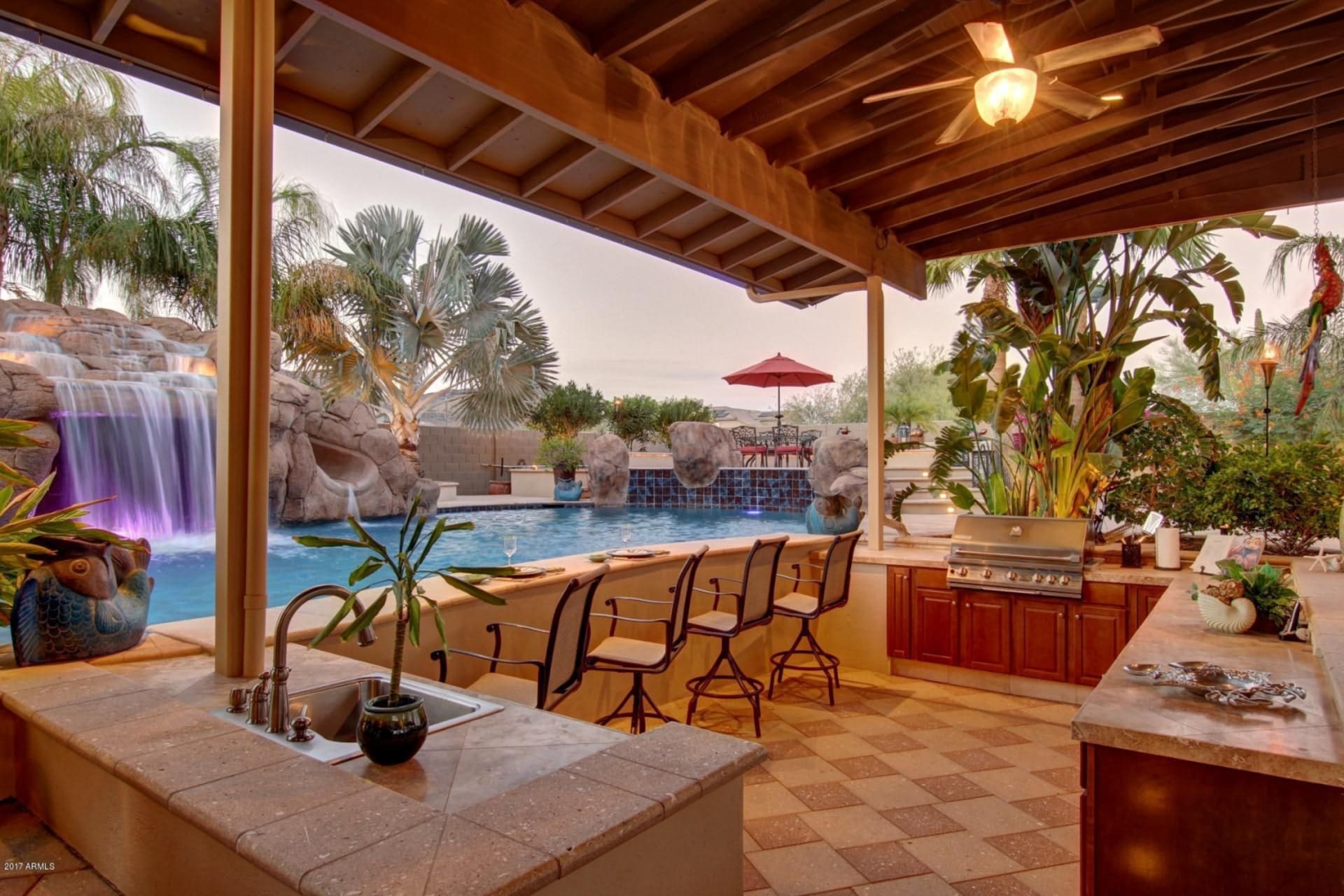 Stacy Paluscio, Courtney Olson & Darcy Whalen Carefree Real Estate