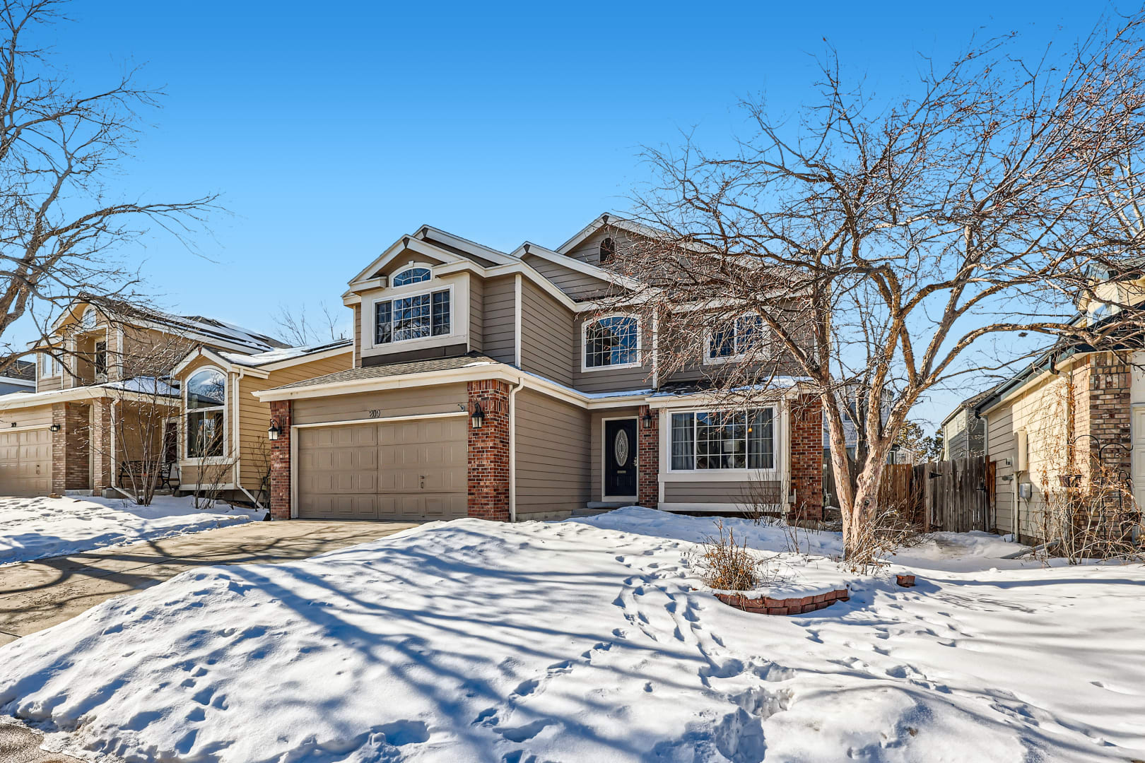 Coluxe Realty