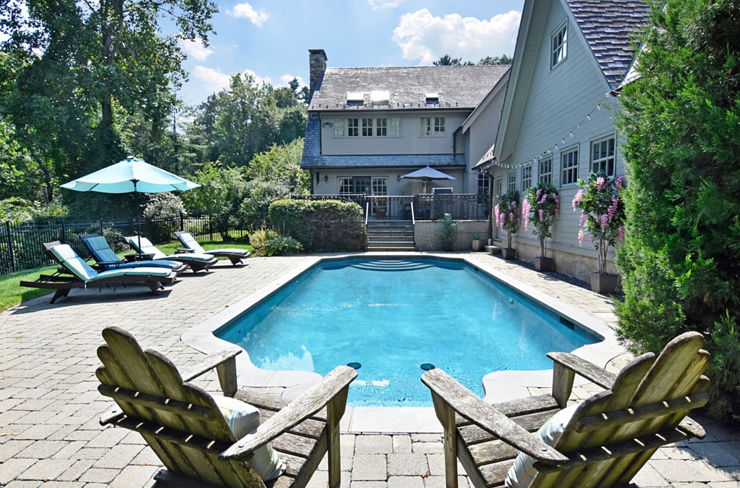 Debra Goodwin | The Goodwin Team inception-app-prod/M2JiYjg3NTYtZGMxYS00ZTFmLThiMDgtZDM3OGEwN2YzMDE4/content/2024/04/bd527eecf51174380c9e0b7d12c4617cb0b1bfea.jpeg