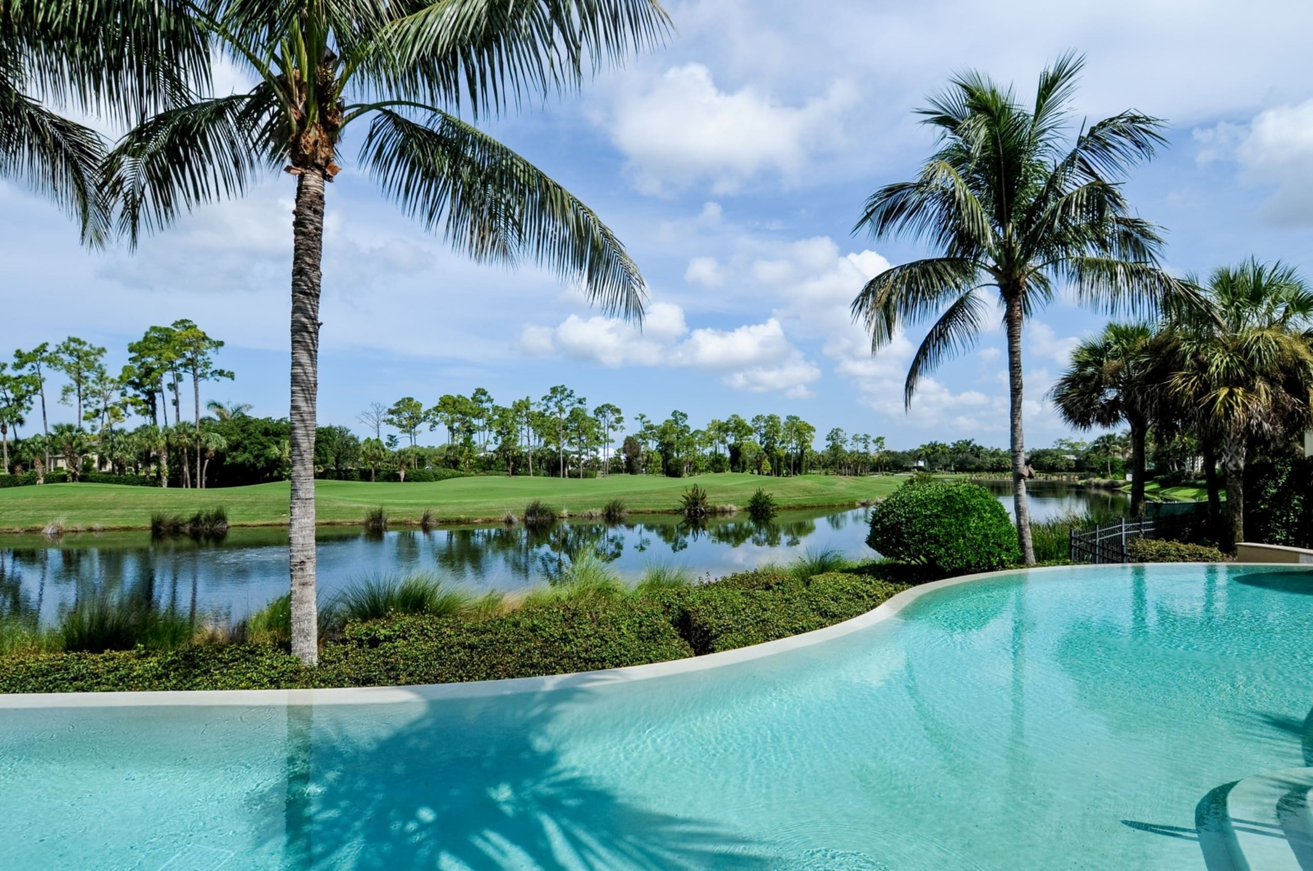 inception-app-prod/MzA4MDg4OWYtYzkzMi00MTQ3LTkwYWMtZGU0MTc0NjVkYTg5%2Ffavicon%2F2015%2F06%2FBouchard pool.jpg