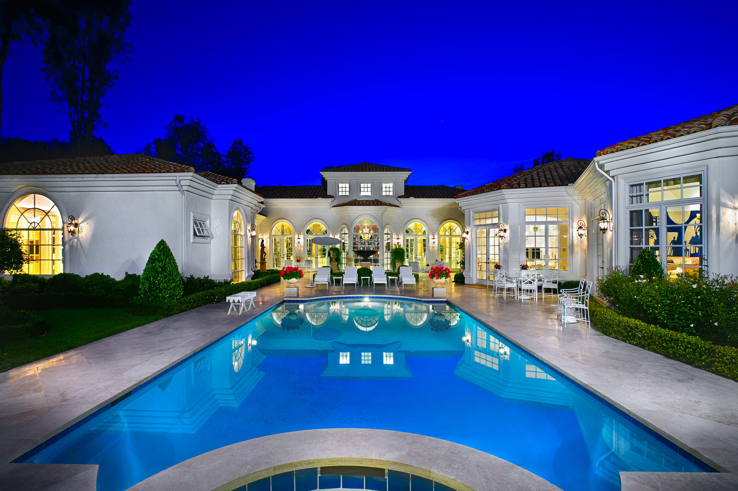 inception-app-prod/NDQ0ODBkMTQtYjNlYS00OTk1LWFlNzAtYWY0YTg1YTUyMjZi/favicon/2017/10/HOME 2.jpg