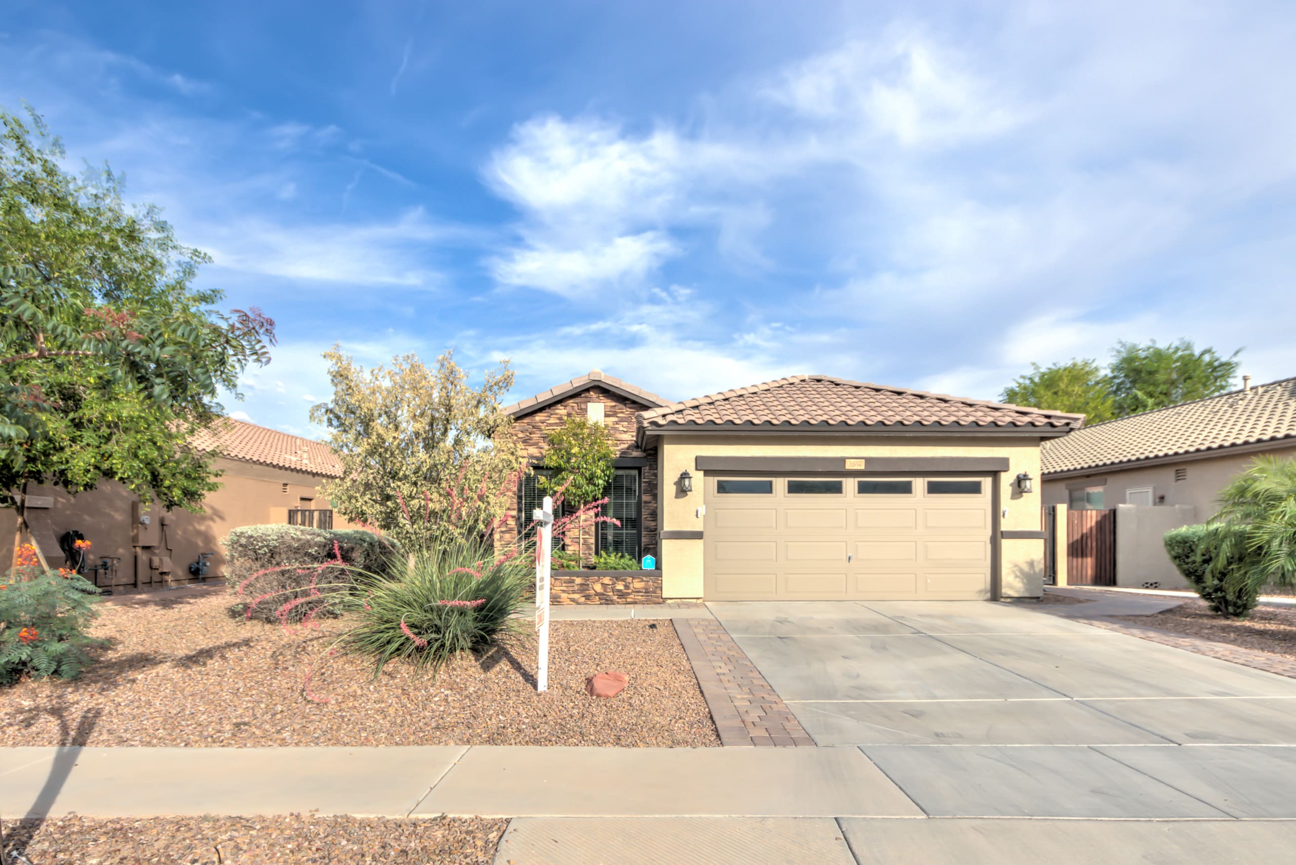 inception-app-prod/NjI0MzA2OGUtYzA0MS00MjgxLWJhYjctYmVmYTJjNDc0MTUw/favicon/2018/06/3851 S Coach House Dr-2-3.jpg