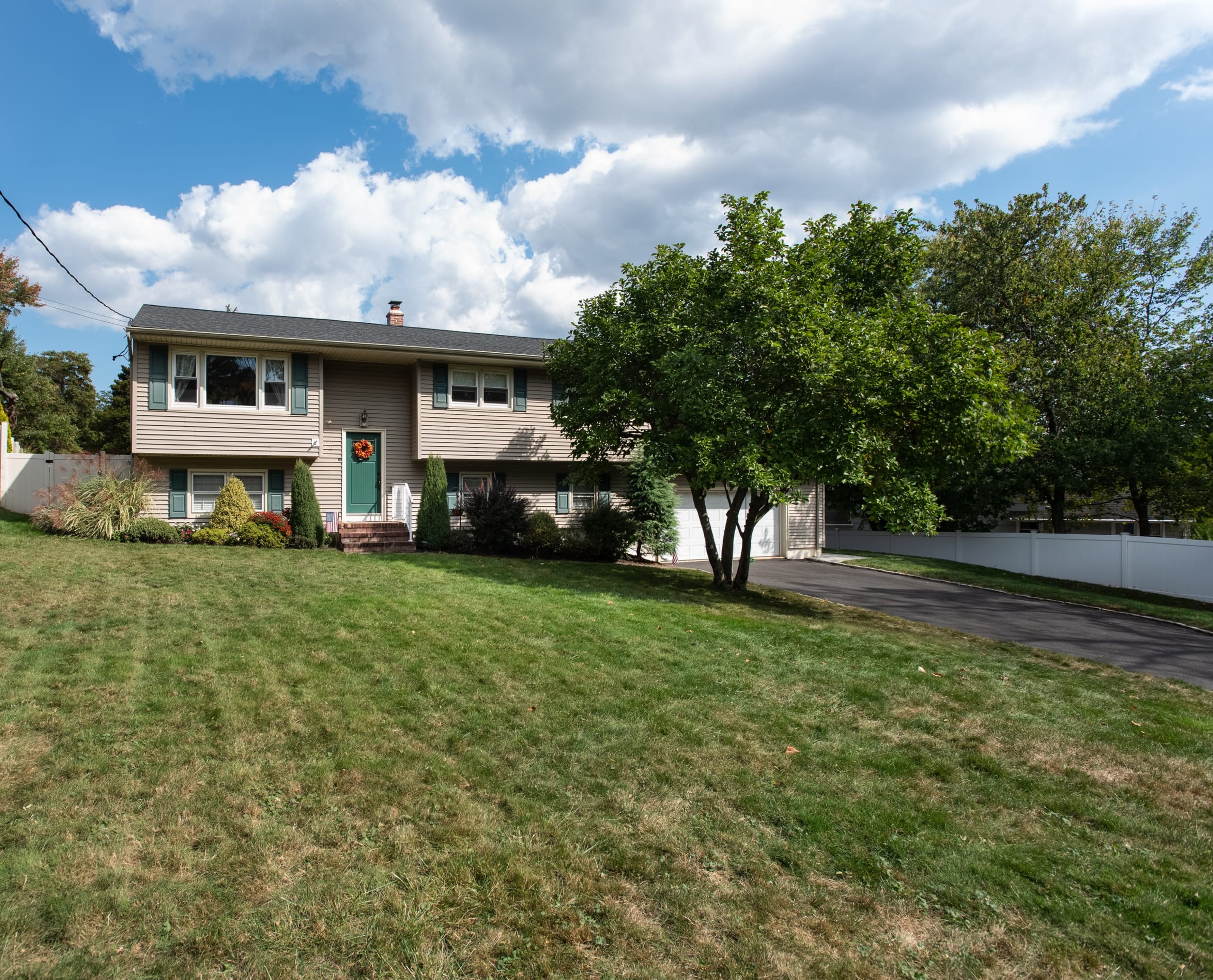 Roseann OKeefe inception-app-prod/Y2I2NWMzYWEtYmM5Zi00NjhkLWExNzYtZTNlNzg1MDBkNjc4/content/2024/12/7434233a9ceb5a1bd5f3841580ad7271feef00e9.jpg