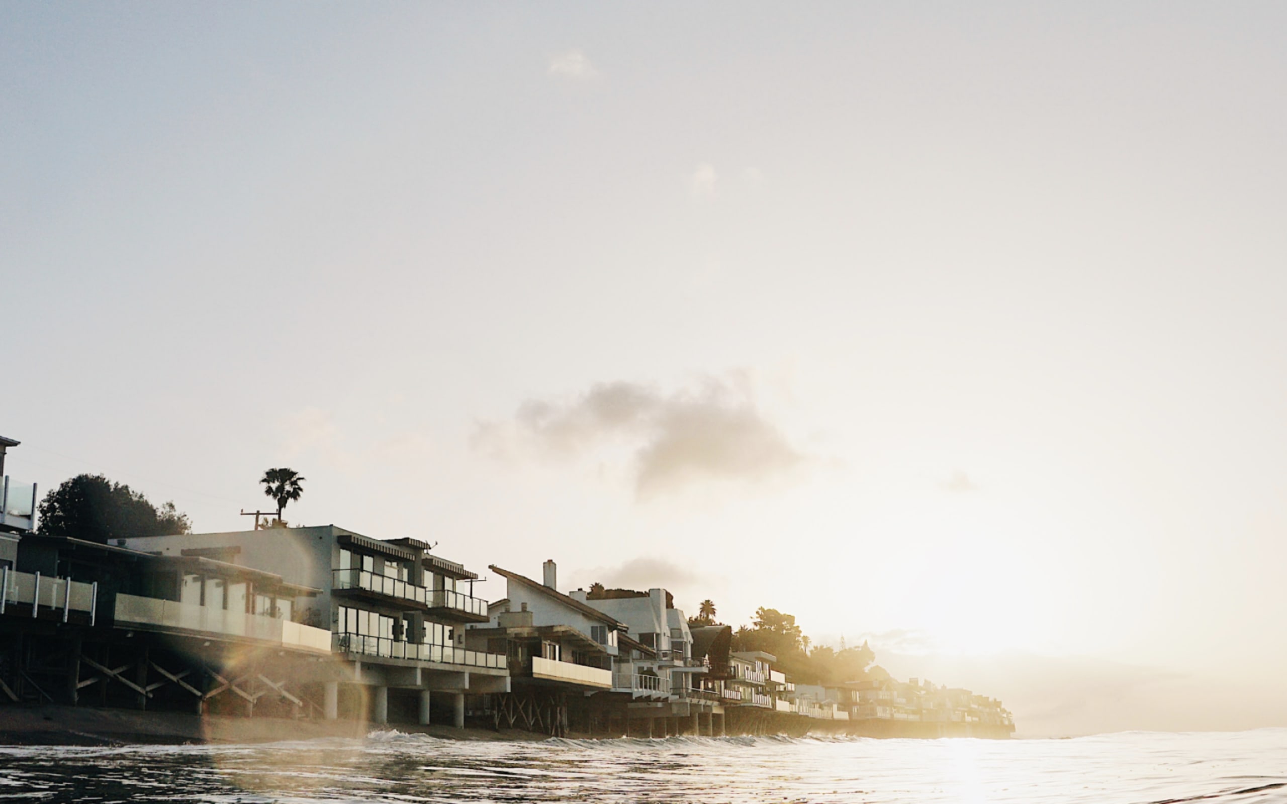 LAUDERDALE REALTY inception-app-prod/YmI4ZWFlZWEtNjUyZC00NjRhLTlkNTgtY2M2MGUyYzEwNzRi/content/2019/12/herolaurel11-2.png