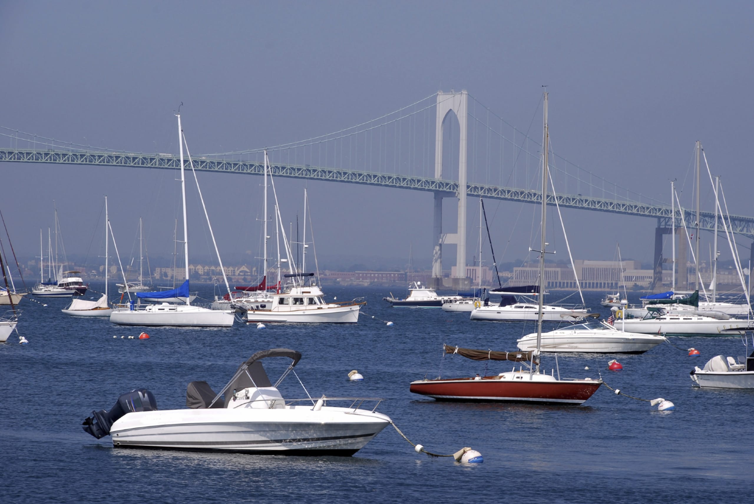 inception-app-prod/ZGJhZjE0NWUtNDNjZC00MzJmLTg5MzYtYWJhMjU5NmZmMjE1/favicon/2018/09/Newport Bridge with Boats.jpg