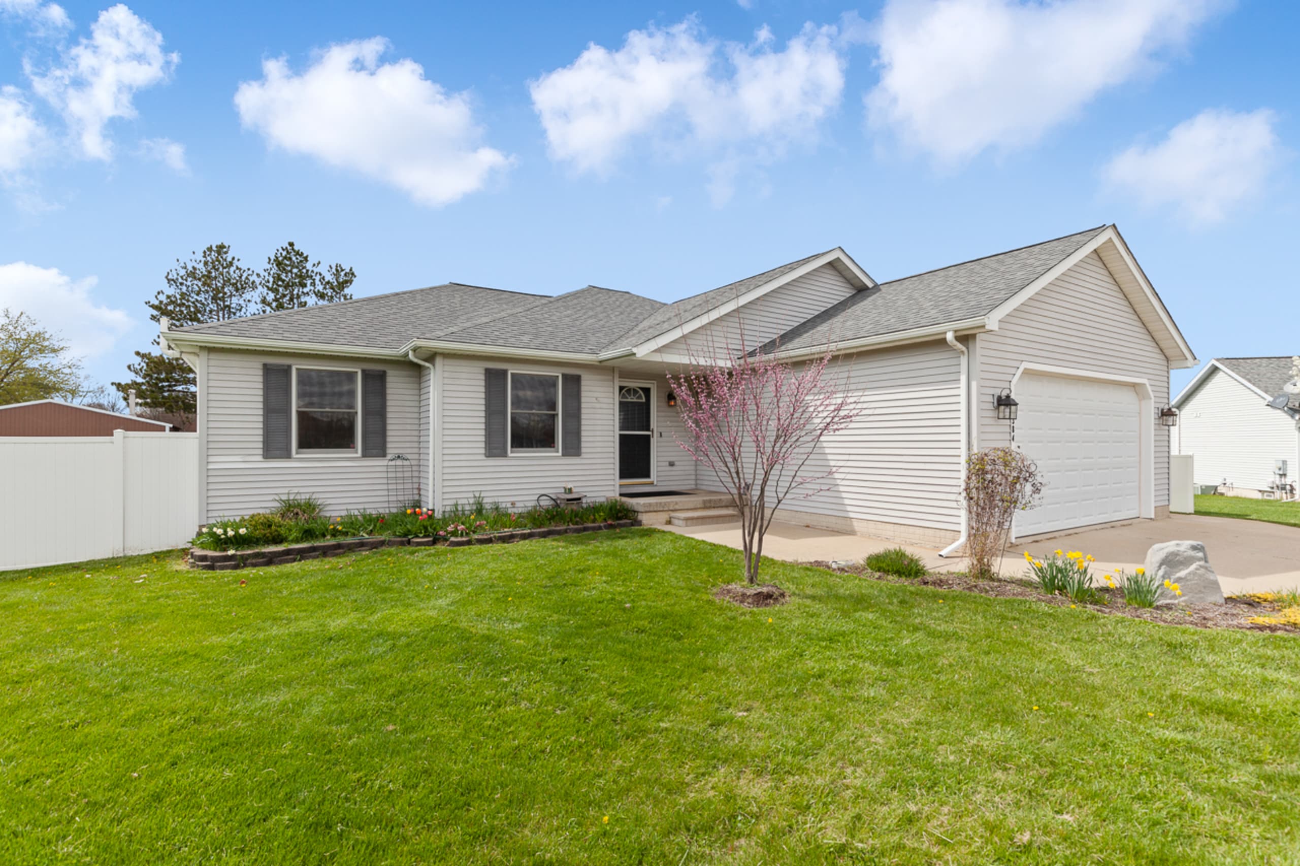 Front Street Realty inception-app-prod/ZGYzMDE4YzctYjc0Yy00YzAzLTkyOTQtNzliMDI2YzljMmNi/content/2022/05/d455d5f74bdc968a75bad4672f166cd9932dde22.jpg