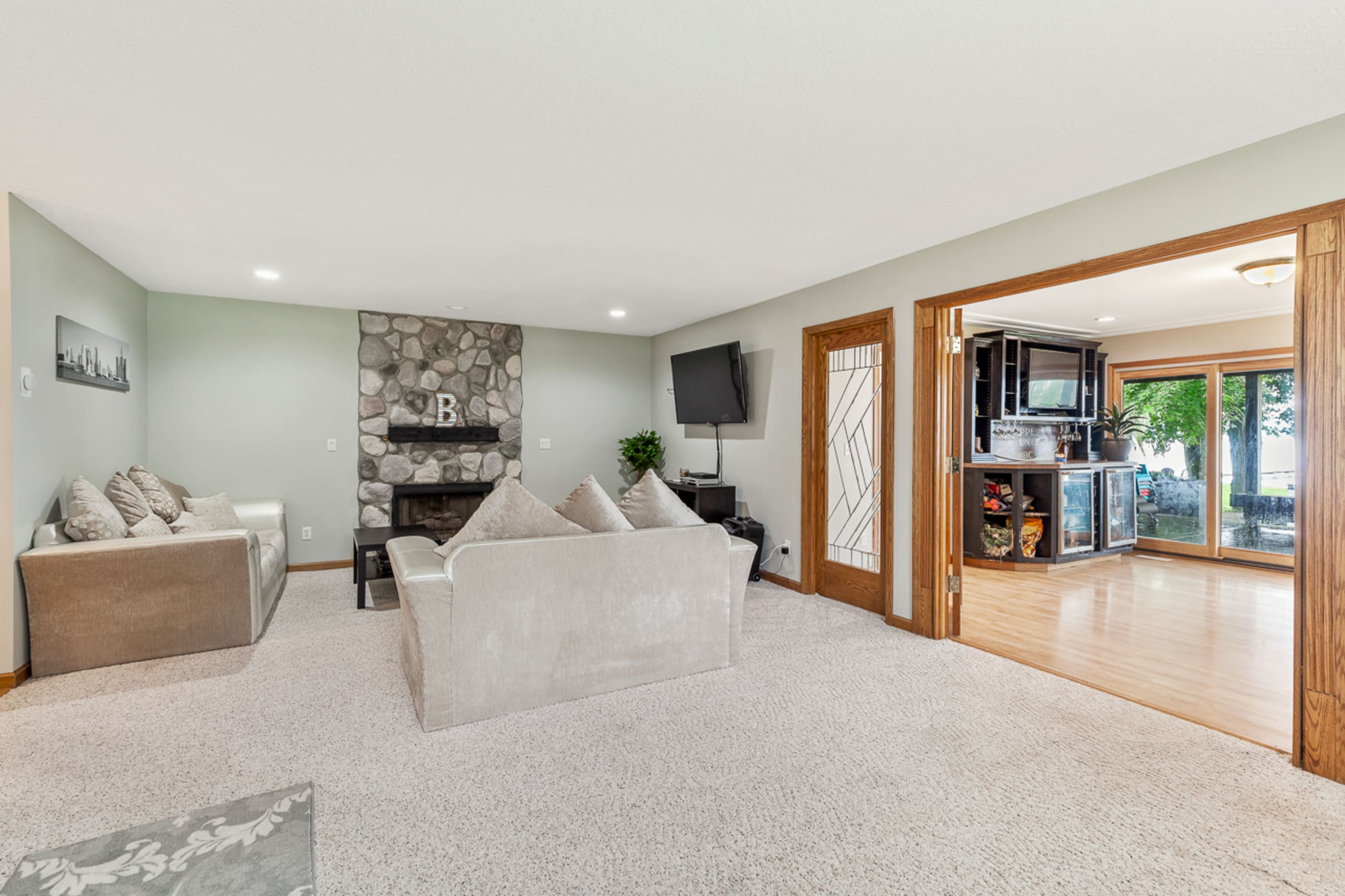 Front Street Realty inception-app-prod/ZGYzMDE4YzctYjc0Yy00YzAzLTkyOTQtNzliMDI2YzljMmNi/content/2022/05/ff068af7c2e9ca2a0baa644b770a50f5e8573d6b.jpg