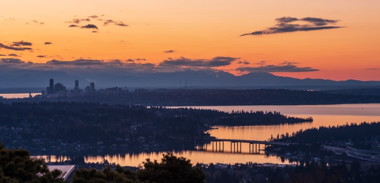 About Us inception-app-prod/Y2RkN2E3YmItNjk5Zi00YzM1LTlkMWUtMDUyZmJmZGVhNGIx/content/2021/08/LakeWashingtonSunsetfromSomersetPanorama28229.jpg