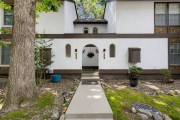 Cordero Cottage: 6 Guests / 3 Bedrooms / 3 Beds / 2.5 Bathrooms