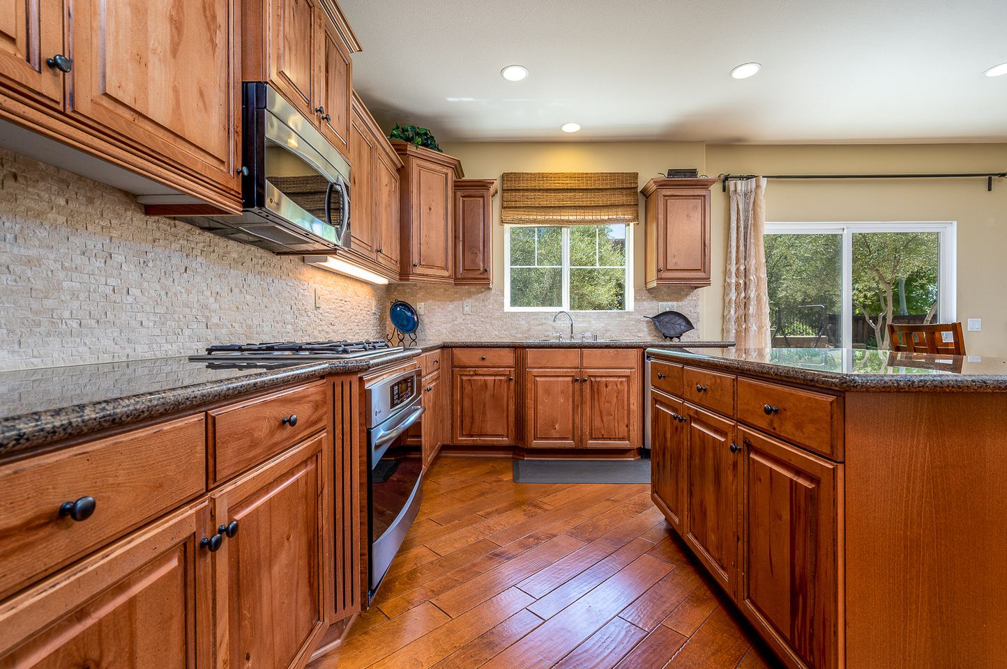 40993 Diana Ln Kitchen