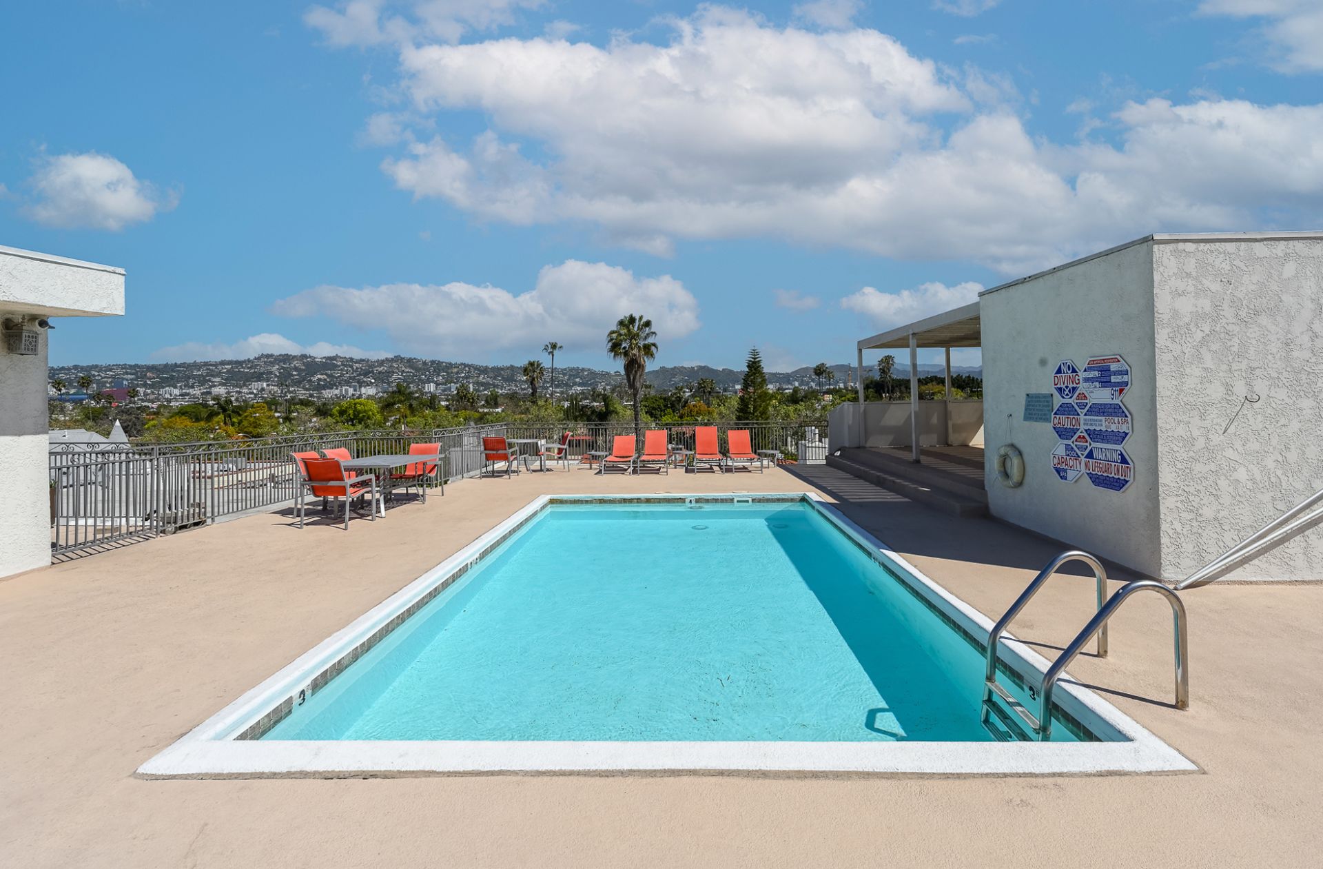 6151 Orange #322 - Rooftop Pool