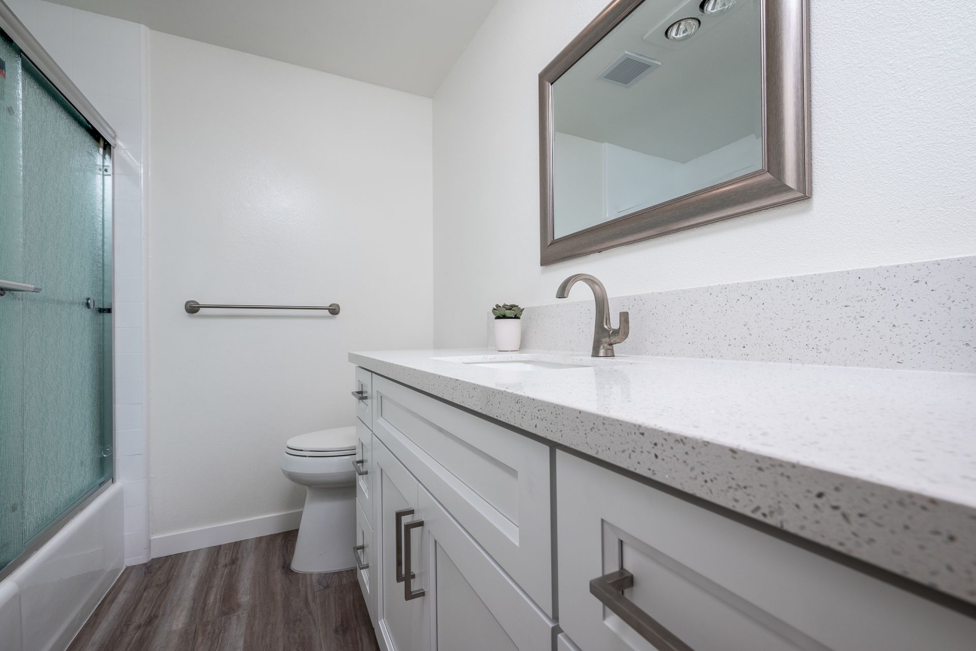6151 Orange #322 - Bathroom