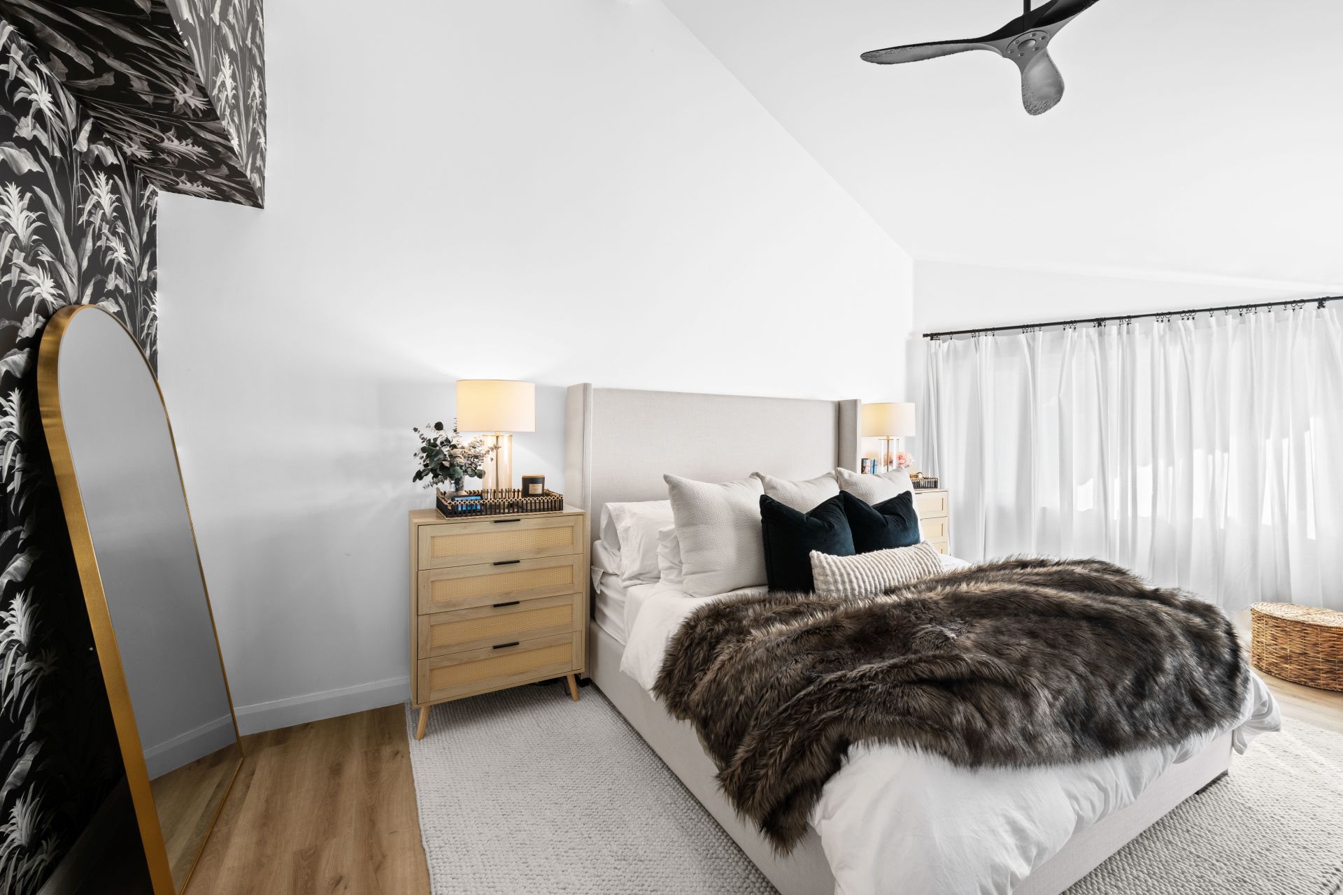 10911 Bluffside #18 - Primary Bedroom