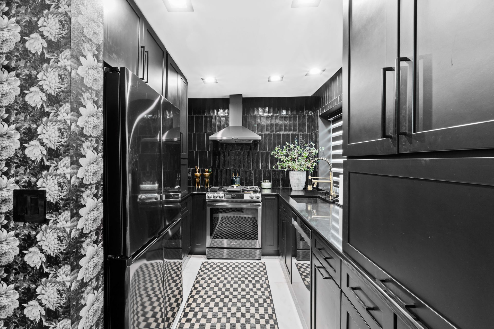 10911 Bluffside #18 - Kitchen