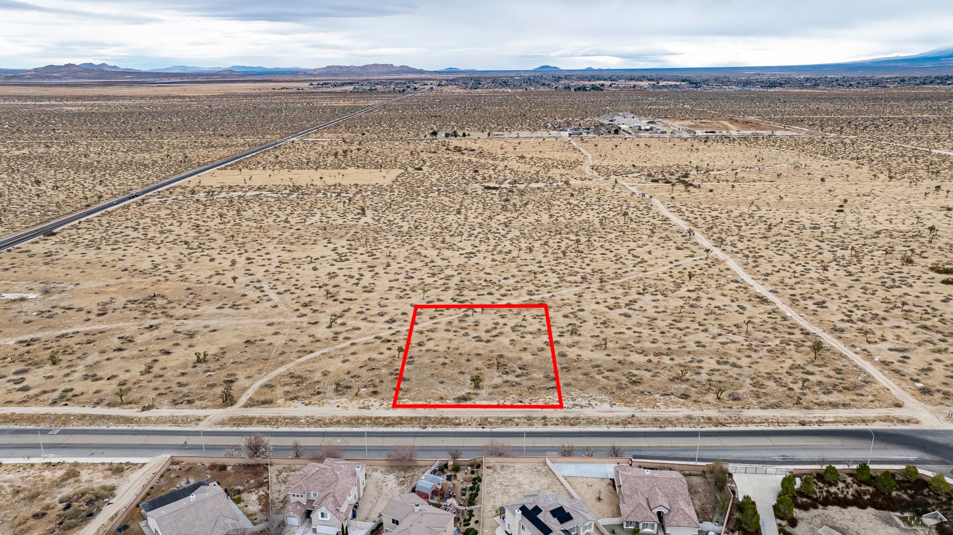 70th St E Near Avenue Q10 - approximate lot area