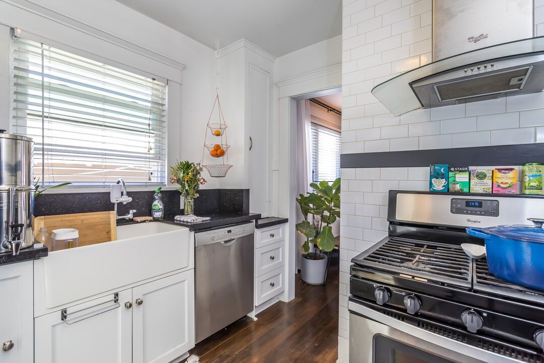 Bellevue - Kitchen