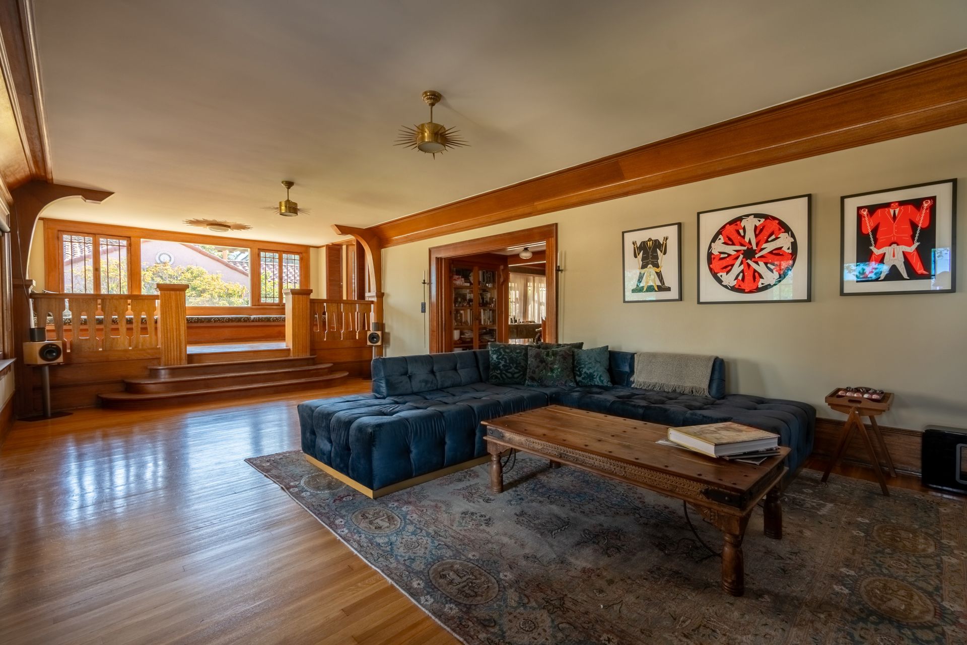 5301 Brynhurst - Living Room