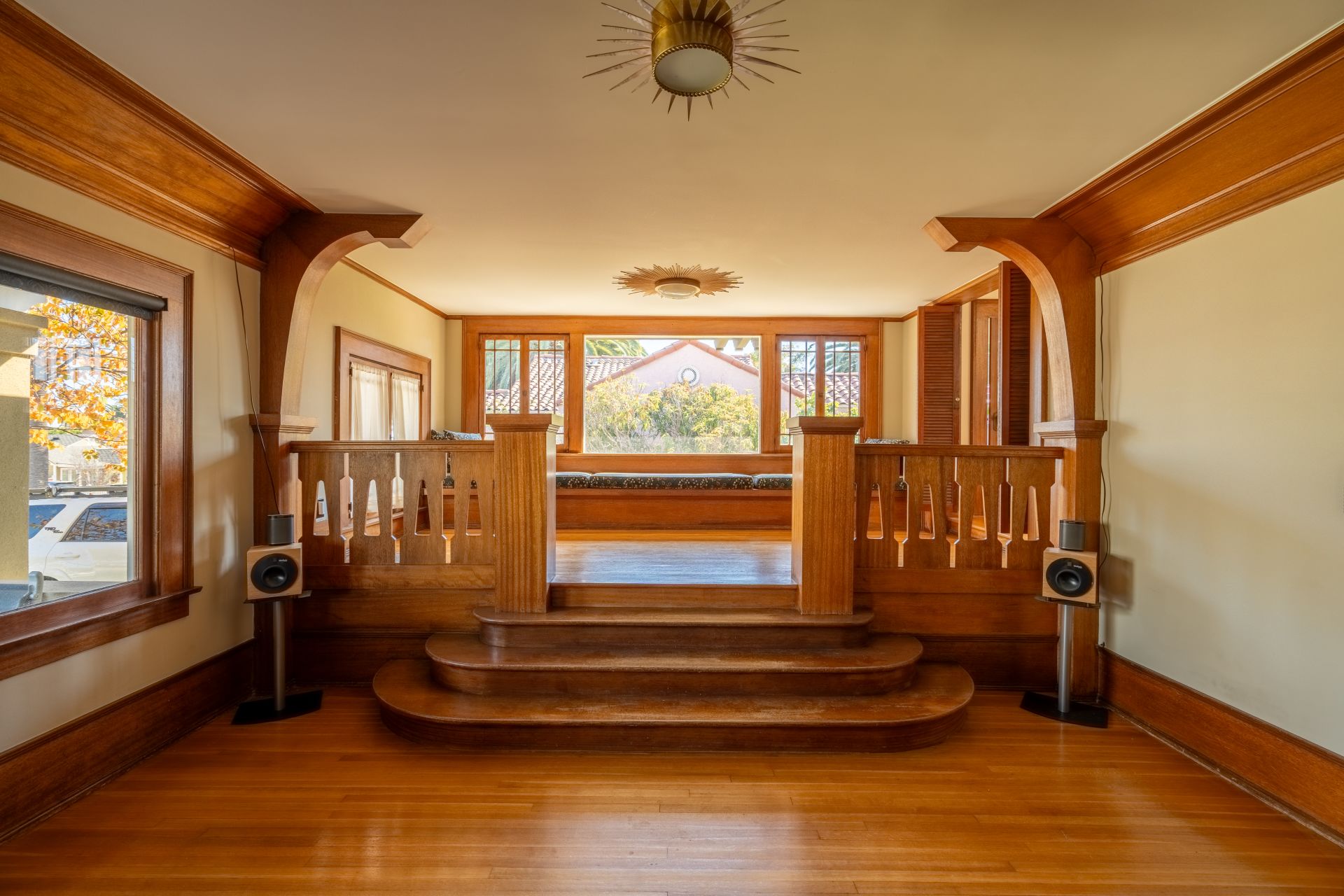 5301 Brynhurst - Reading Nook