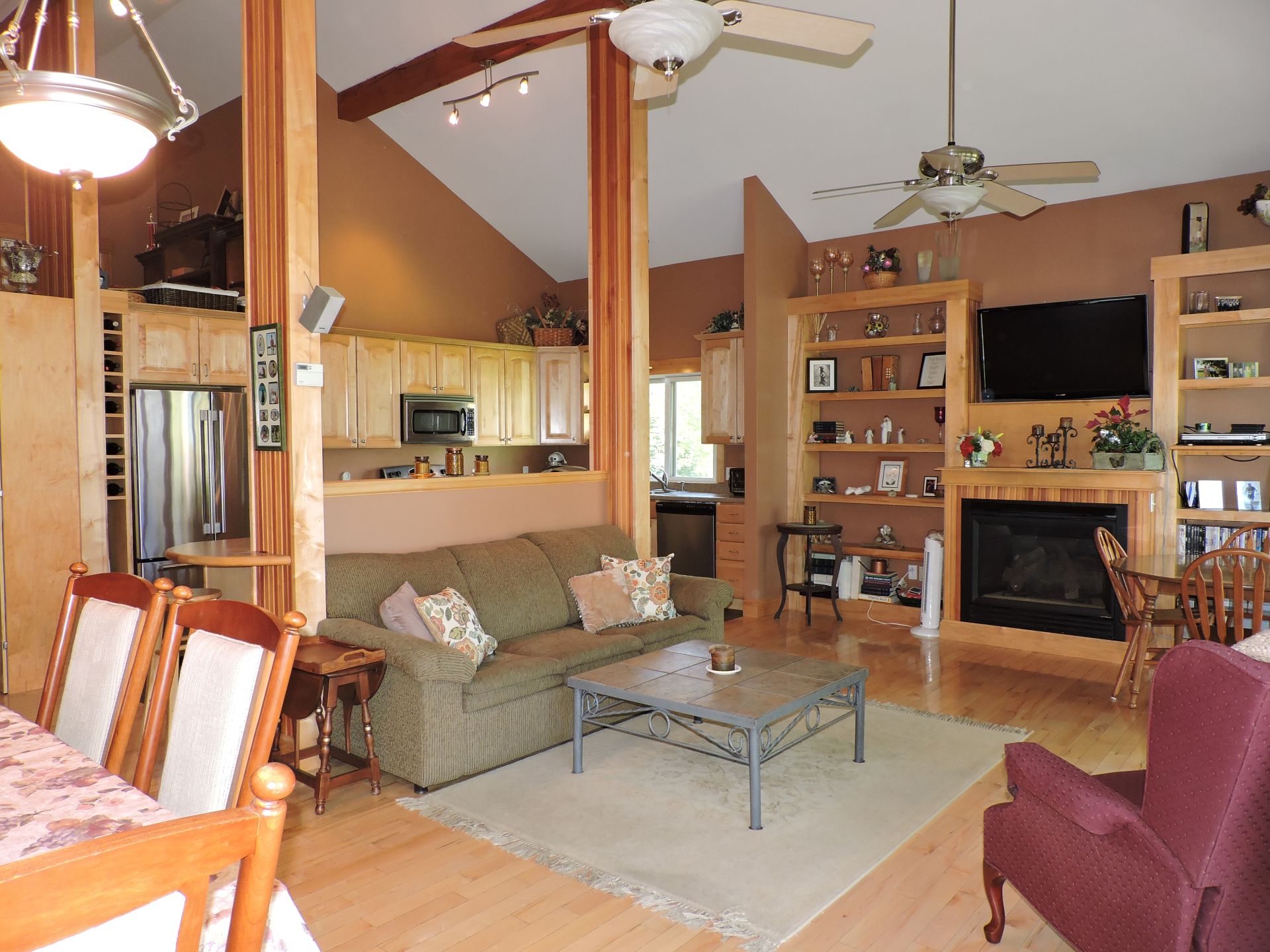 383 Jeff Heights Cir great room