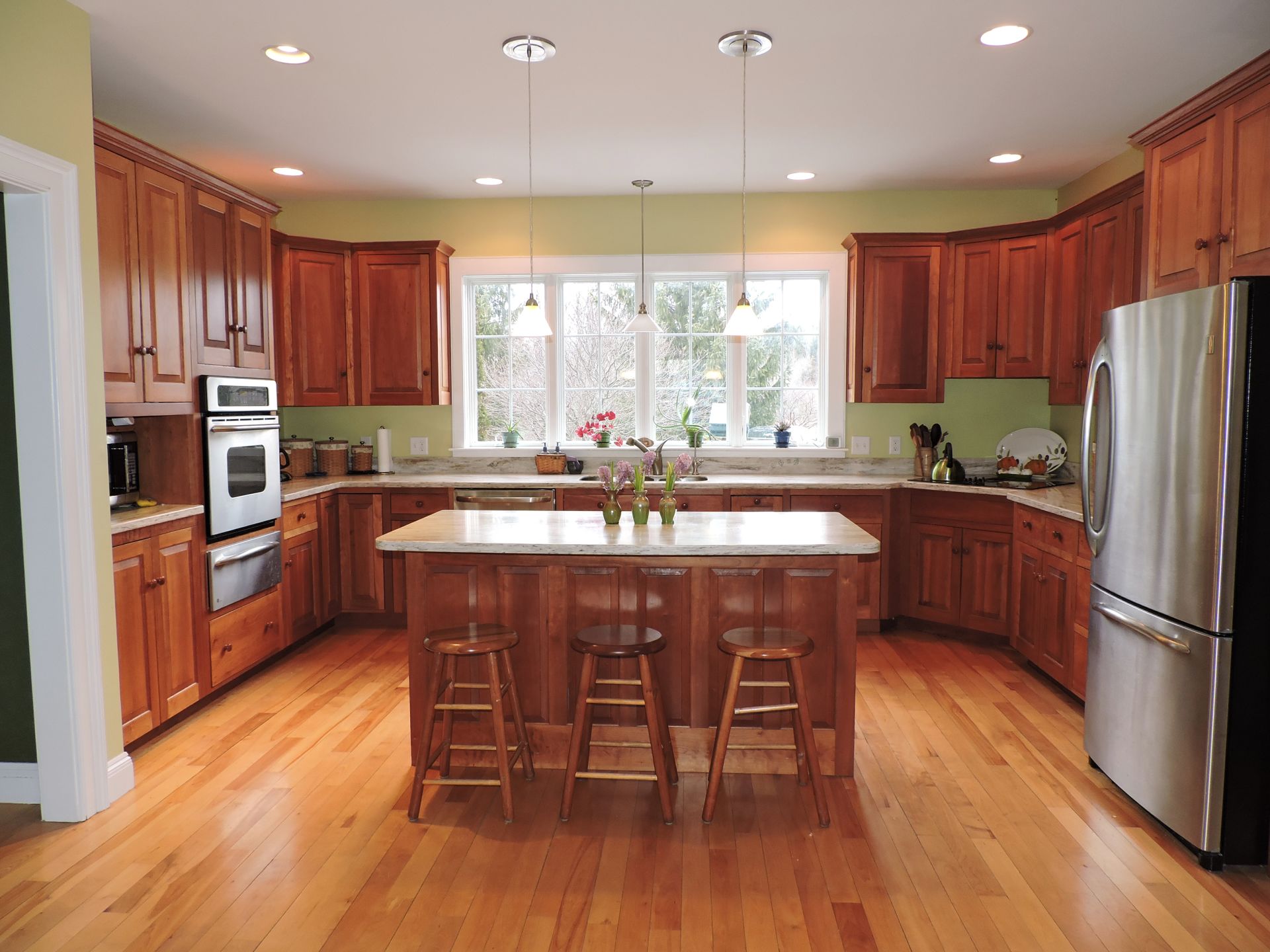 369 Thompson Rd, Shelburne VT kitchen