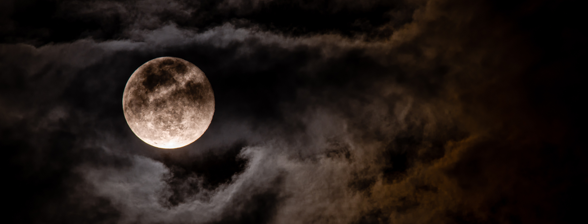 Full Moons Bring Luck to Open Houses!?