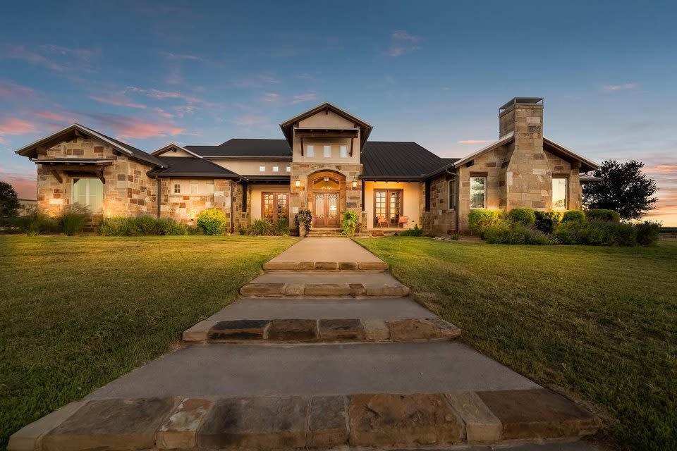  houses for sale lorena tx