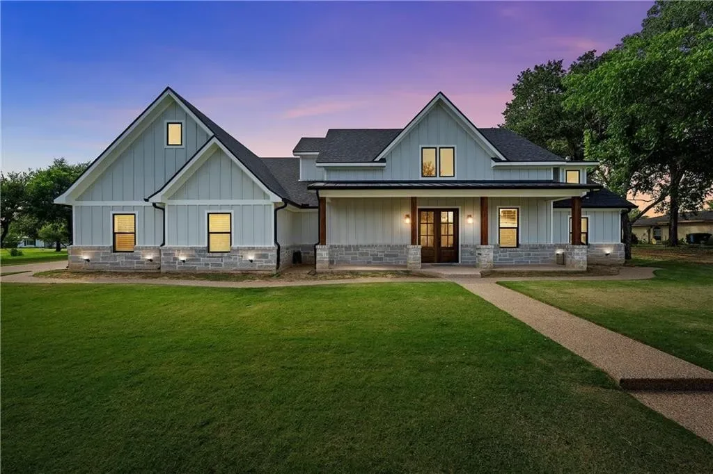 Robinson Texas Homes - houses for sale in robinson tx The front of a house for sale in robinson texas