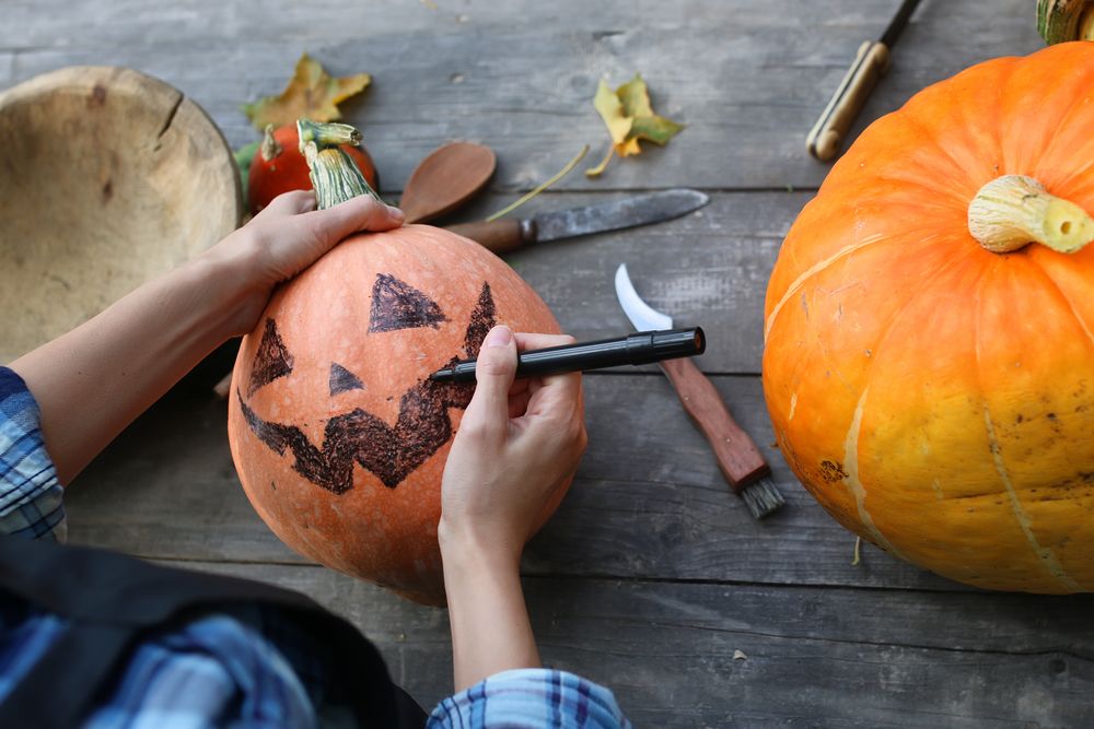 Designing-a-pumpkin-for-halloween Designing a pumpkin for halloween