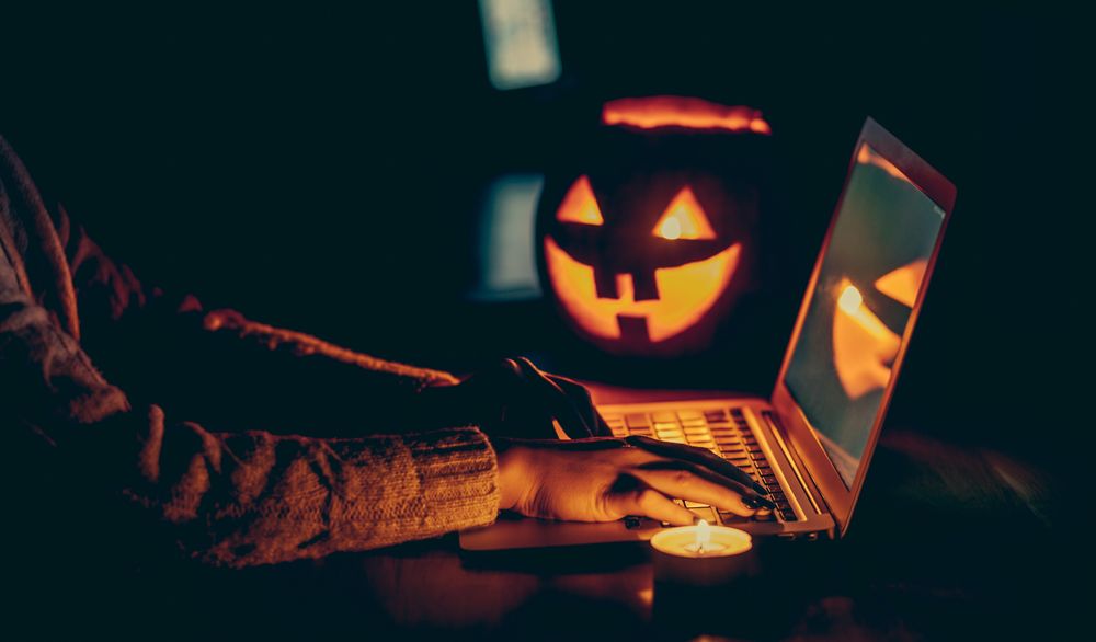 Pumpkin-next-to-a-laptop Pumpkin next to a laptop