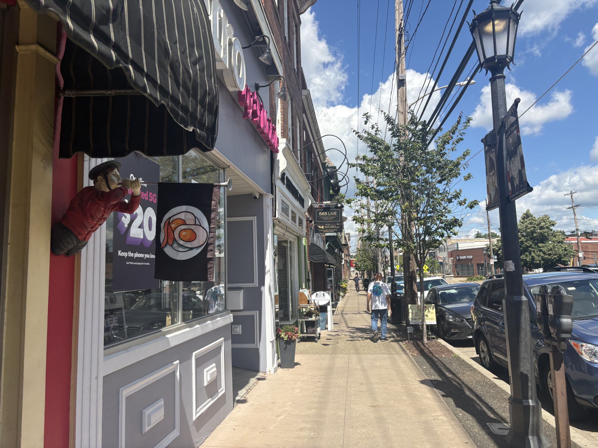 Lincoln Avenue, Bellevue's walkable business district. Alt: Lincoln Avenue near Bellevue PA homes for sale