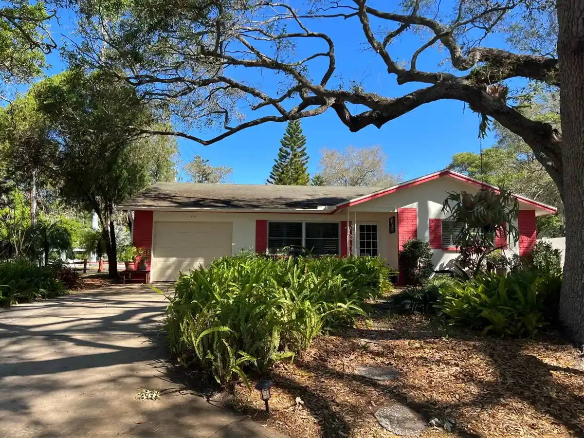 Average home price by property type Pinellas County Q4 2025 Single-family homes continue to command the highest average prices, while villas remain one of the most affordable detached housing options. Single-family homes continue to command the highest average prices, while villas remain one of the most affordable detached housing options.