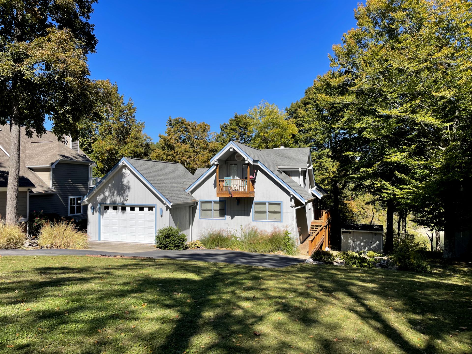 402 Lakeview Dr, Jamestown, KY