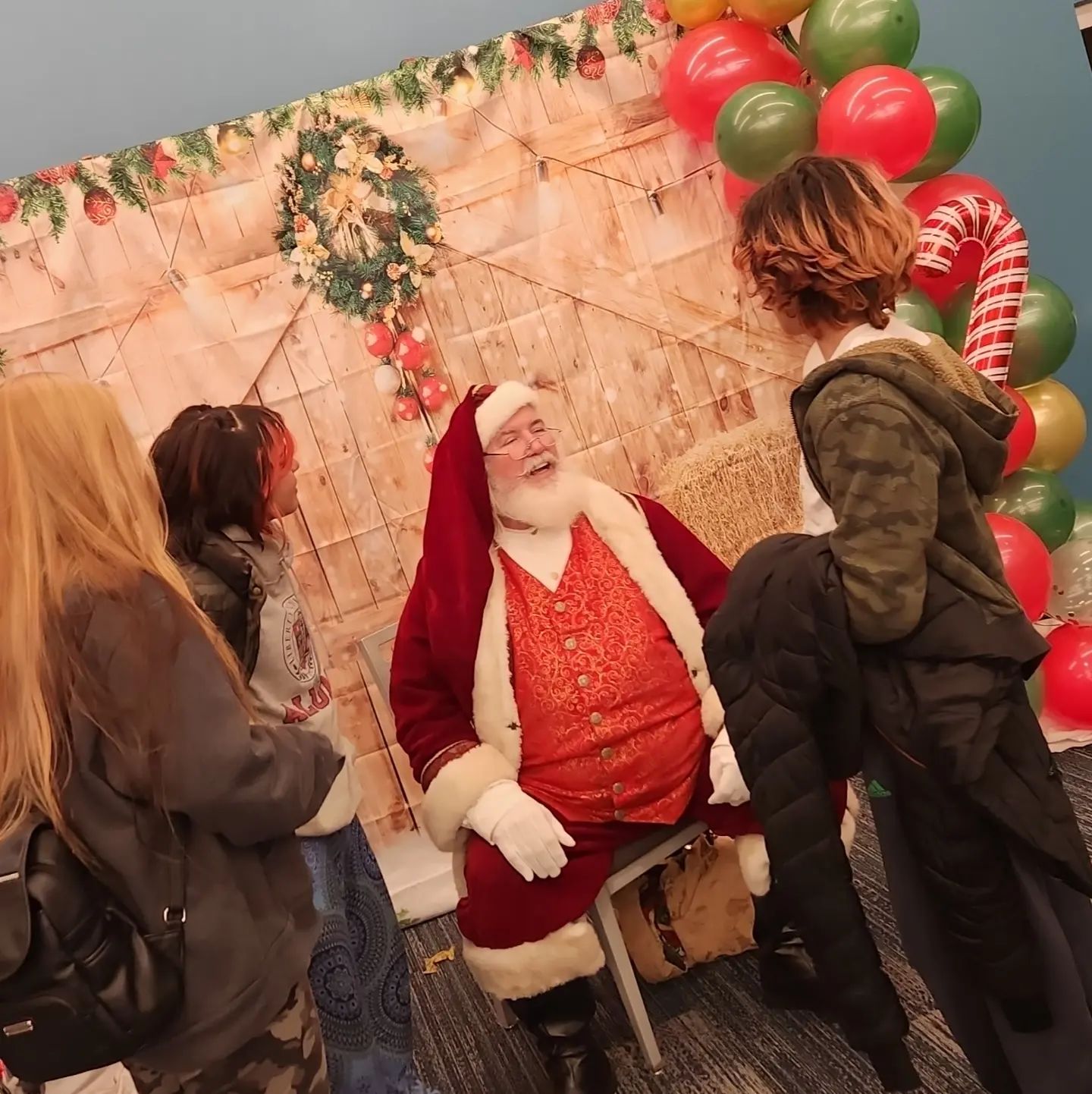 Teens_Santa_HugoMN_2022