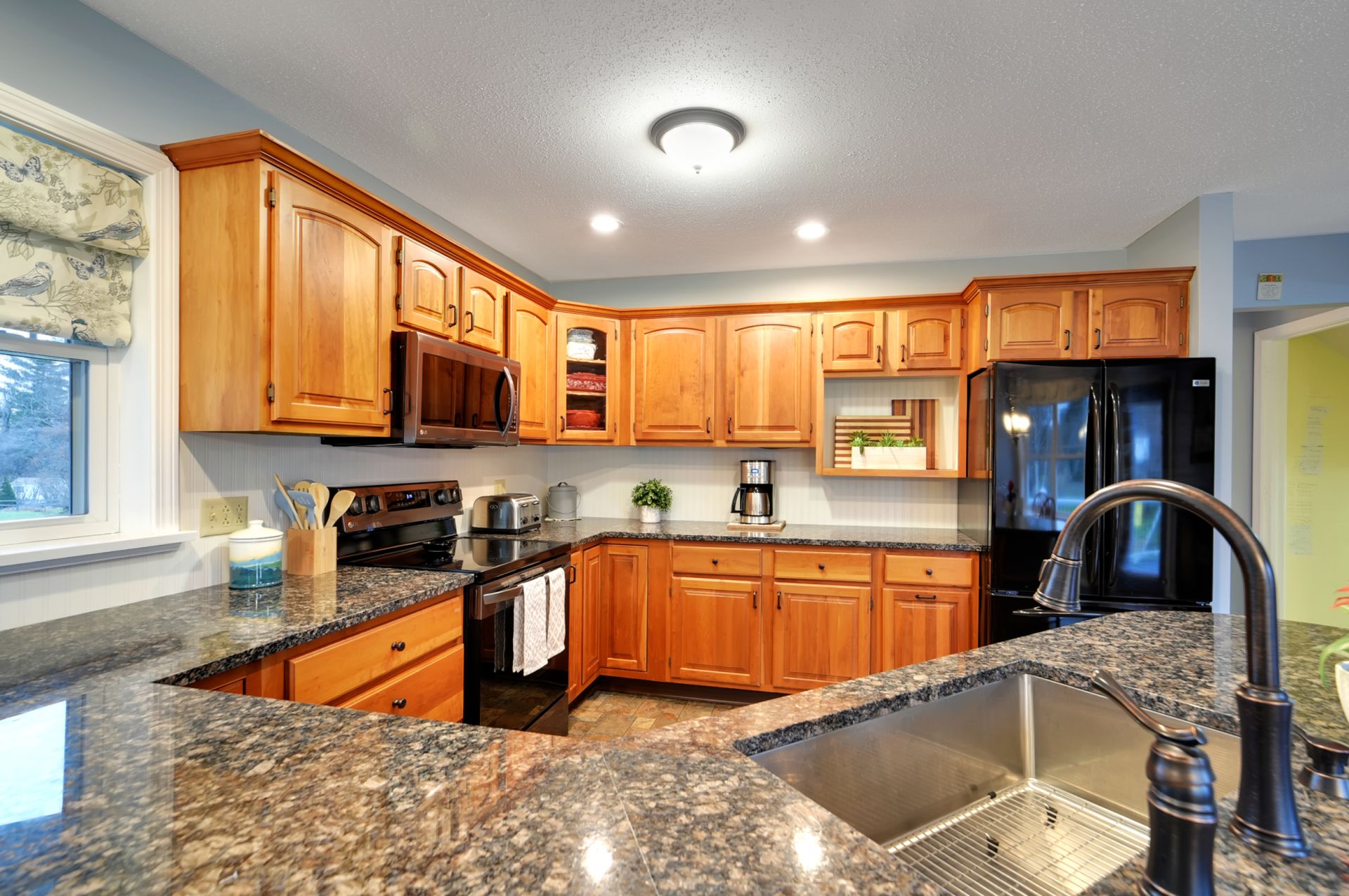 166 Brookside Drive Kitchen