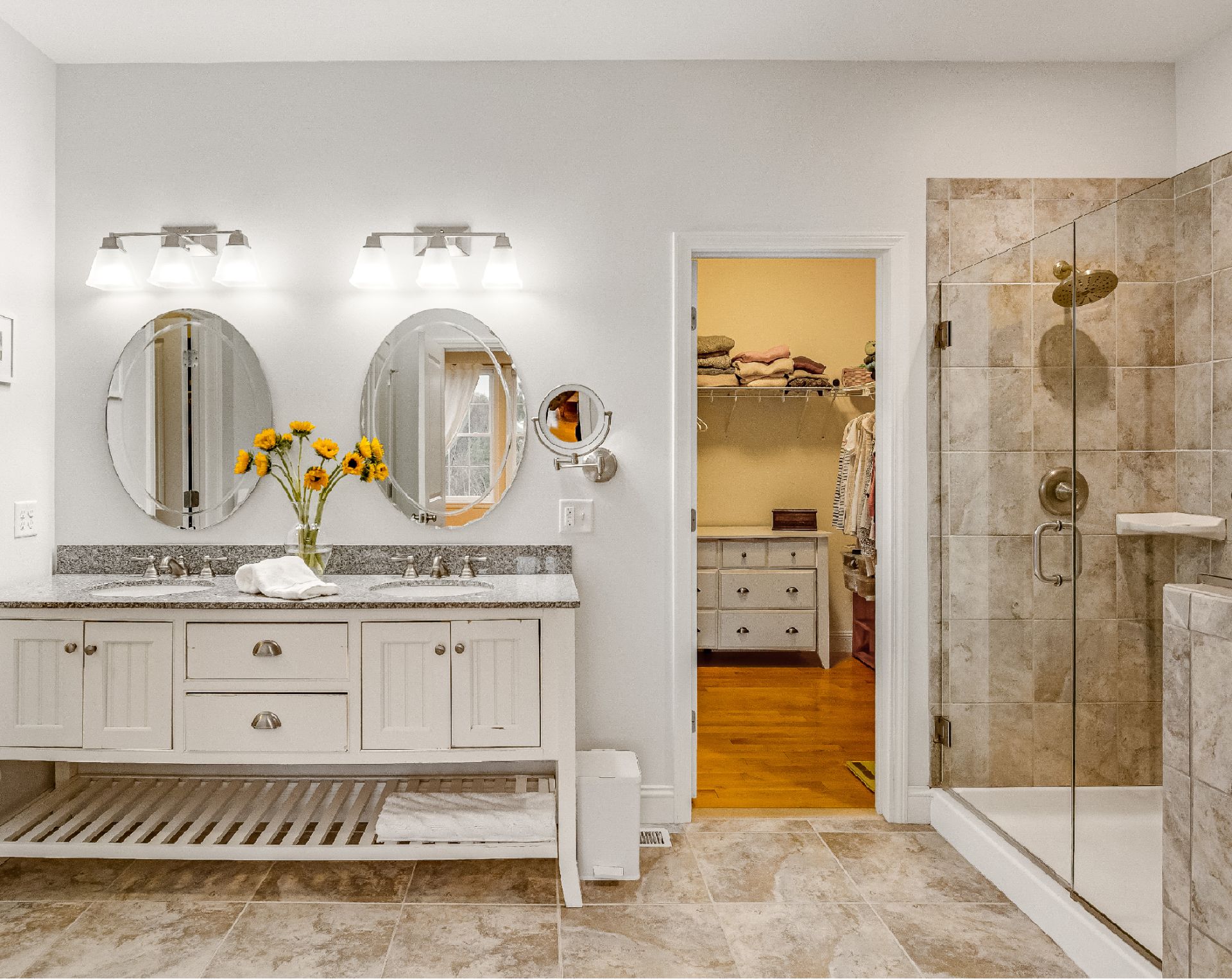 Master Bathroom in 24 Halfmoon Lane, Williston
