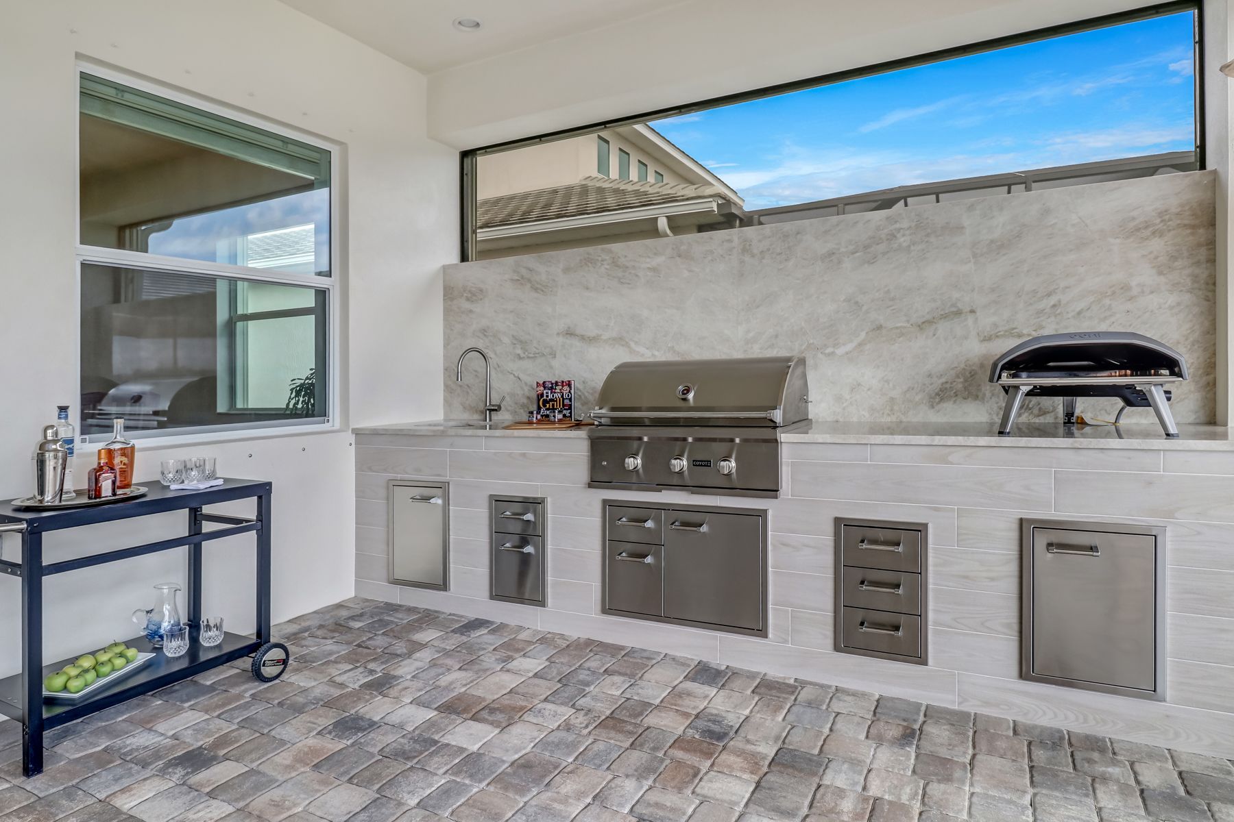 Outdoor Kitchen