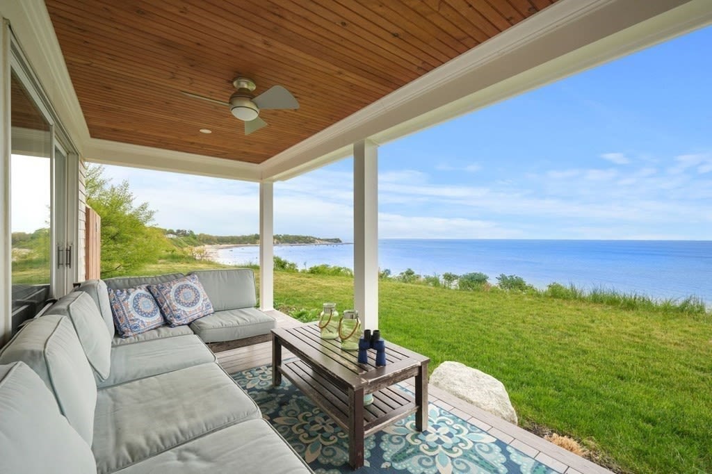 111 Manomet Ave 111 Manomet Ave